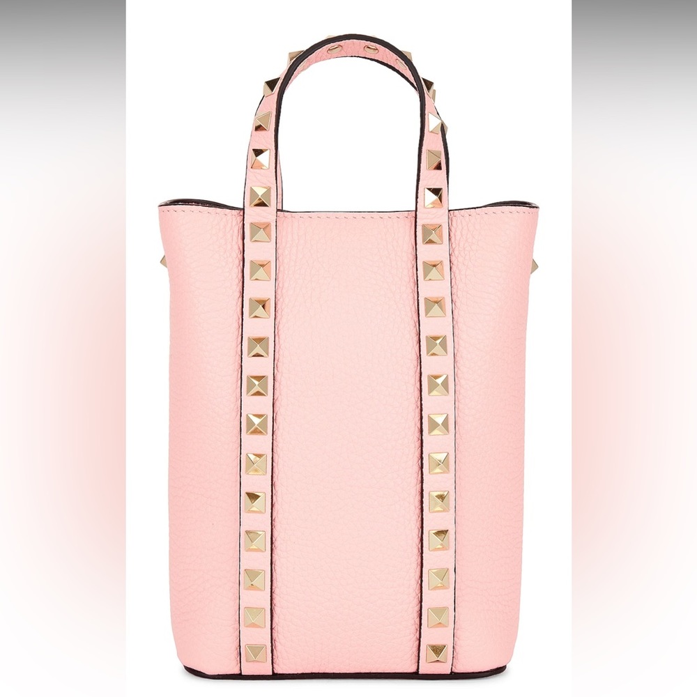 VALENTINO GARAVANI
Rockstud Pouch
Color: Rose Couture - Picture 11 of 15